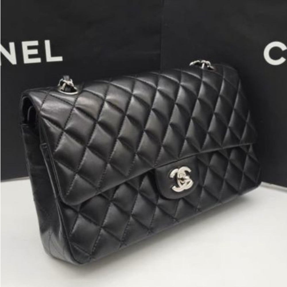Chanel Classic Black Quilted Shoulder Bag Medium